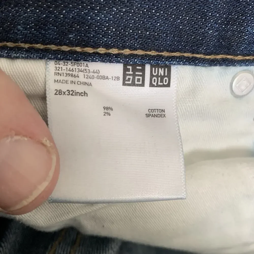 Uniqlo Jeans Mens 28x27 Slim Fit Distressed Dark Blue Denim